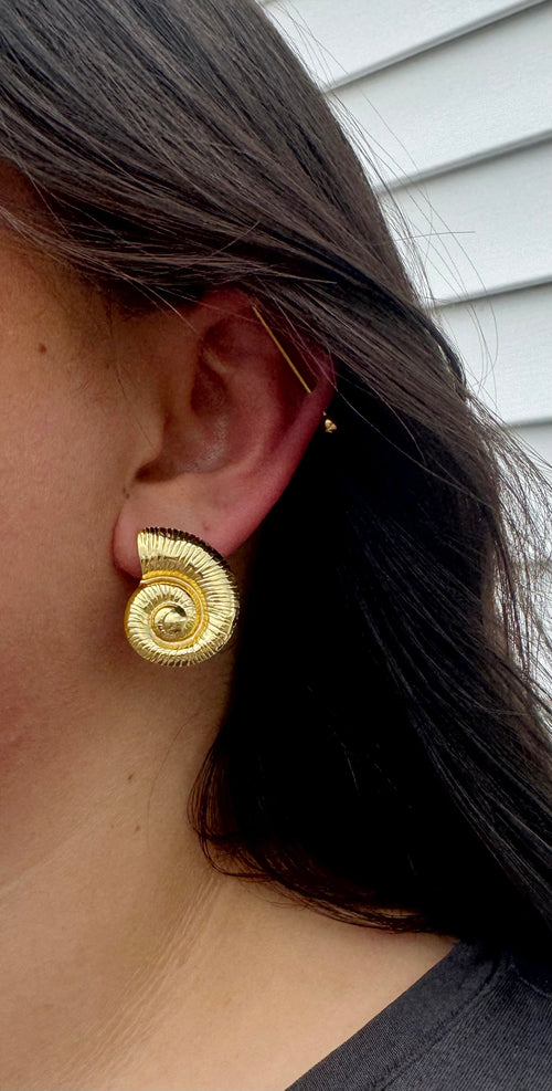 Ava Shell Earrings